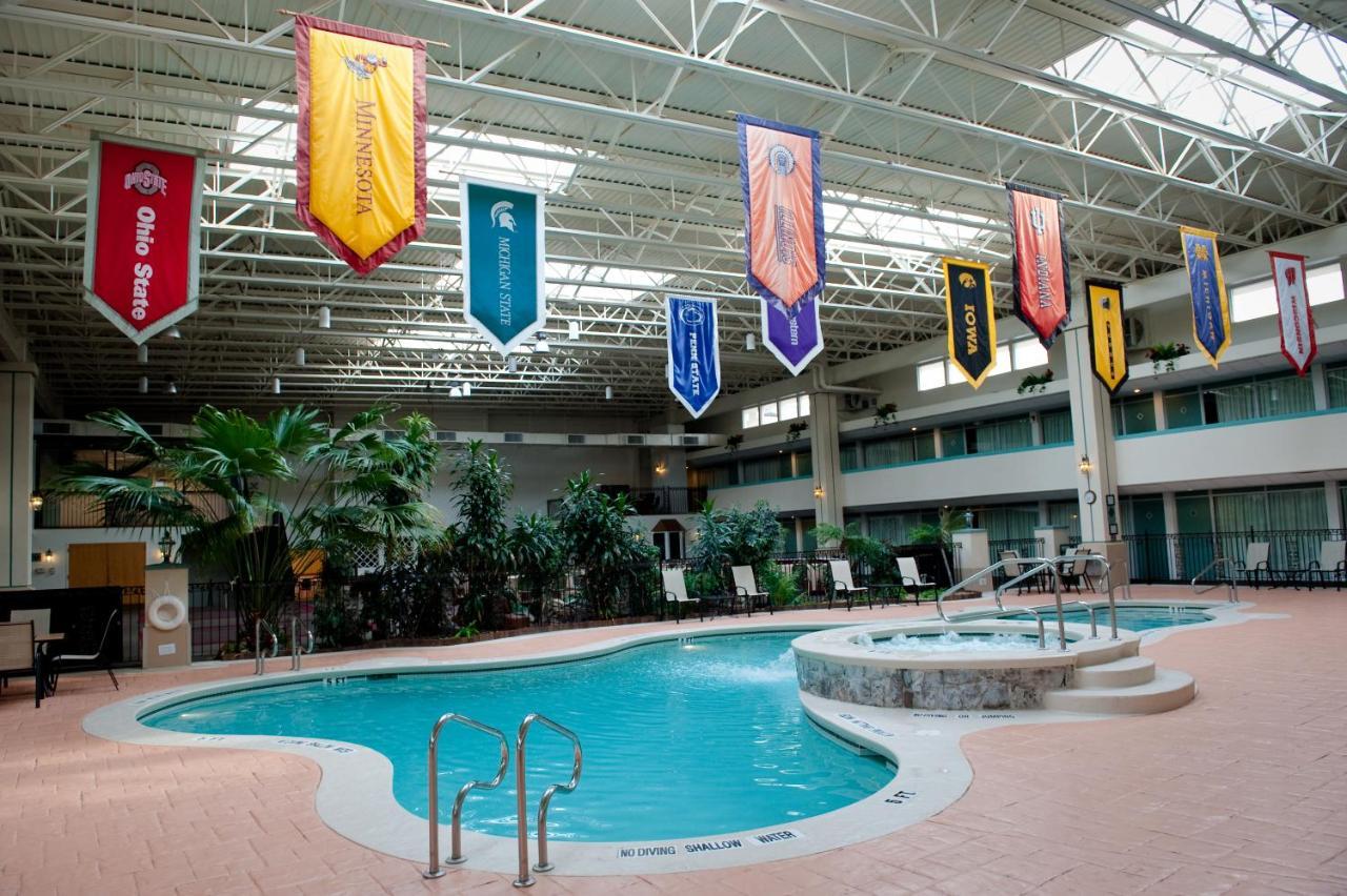 Ramada By Wyndham State College Hotel & Conference Center Exterior photo