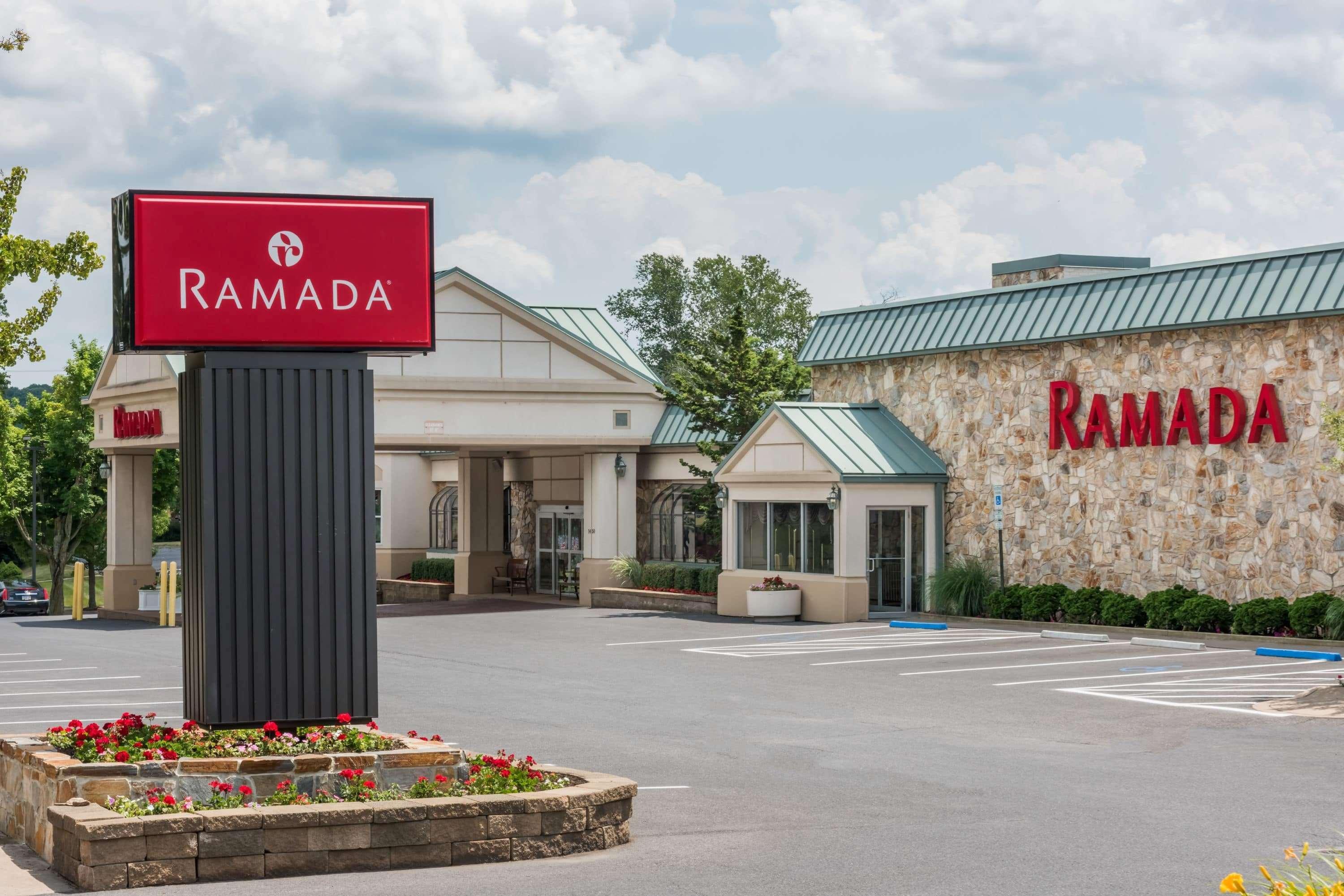 Ramada By Wyndham State College Hotel & Conference Center Exterior photo
